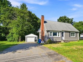 42 7 Mile River Dr, Attleboro, MA 02703