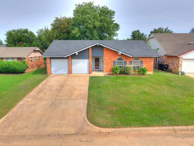 1033 NW 6th Street, Moore, OK 73160