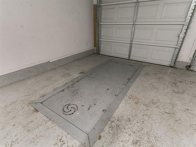 1033 NW 6th Street, Moore, OK 73160