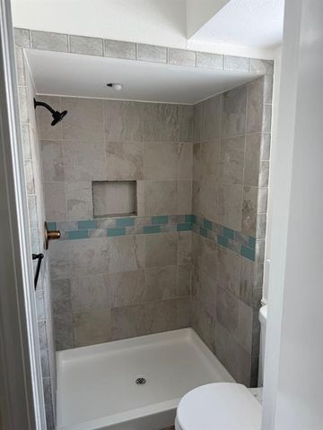 1033 NW 6th Street, Moore, OK 73160