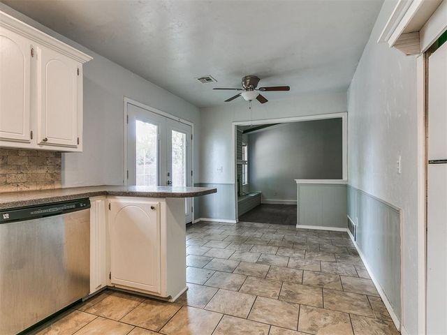 1033 NW 6th Street, Moore, OK 73160