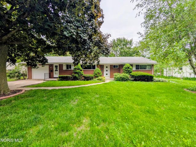 814 N Grove Street, Bowling Green, OH 43402