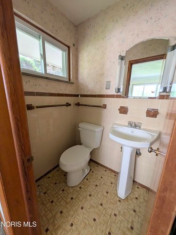 814 N Grove Street, Bowling Green, OH 43402