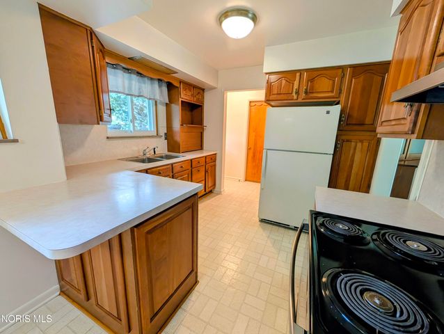 814 N Grove Street, Bowling Green, OH 43402