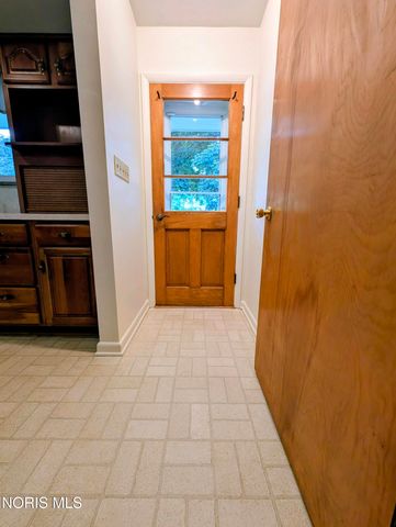814 N Grove Street, Bowling Green, OH 43402
