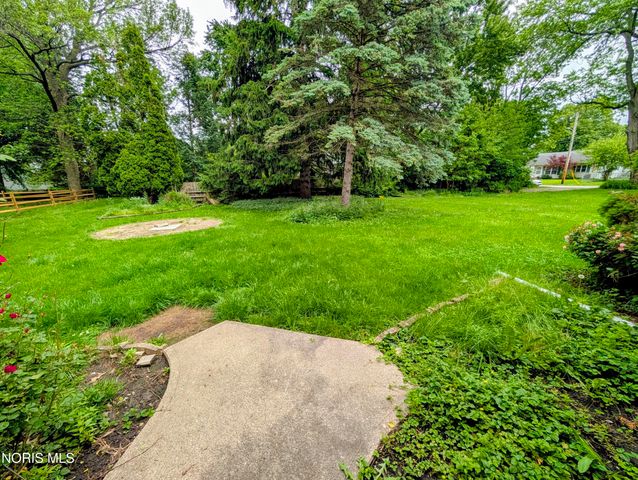814 N Grove Street, Bowling Green, OH 43402