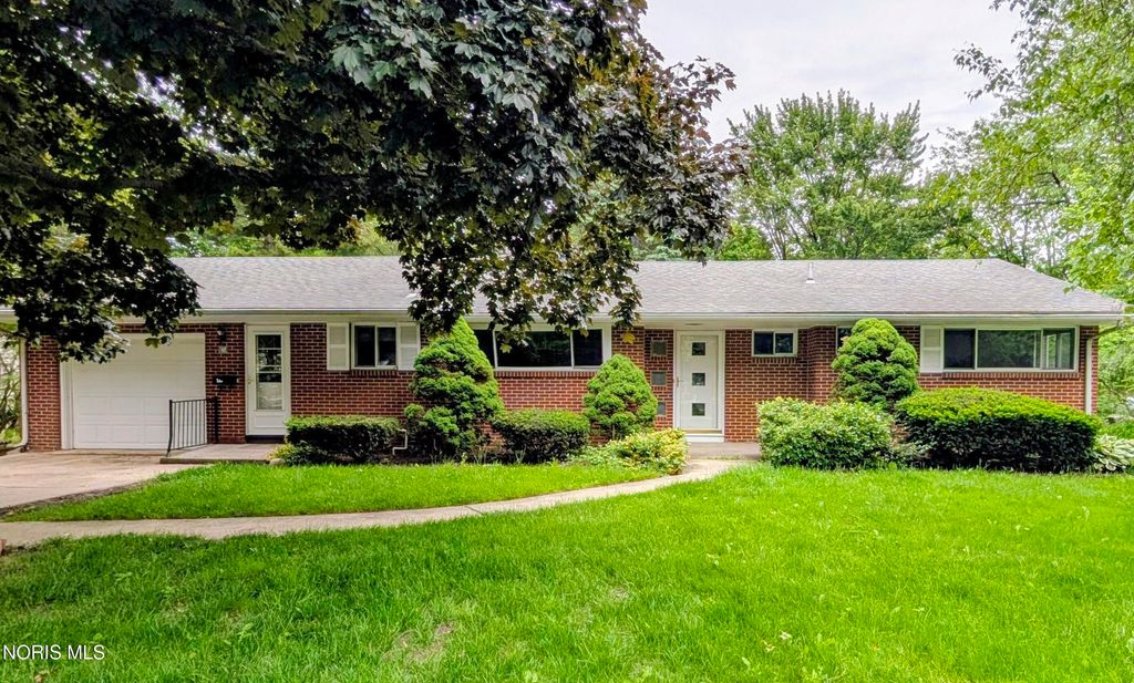 814 N Grove Street, Bowling Green, OH 43402