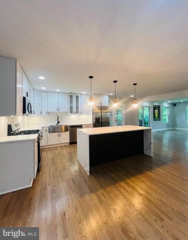 4009 ESTABROOK DR, Annandale, VA 22003