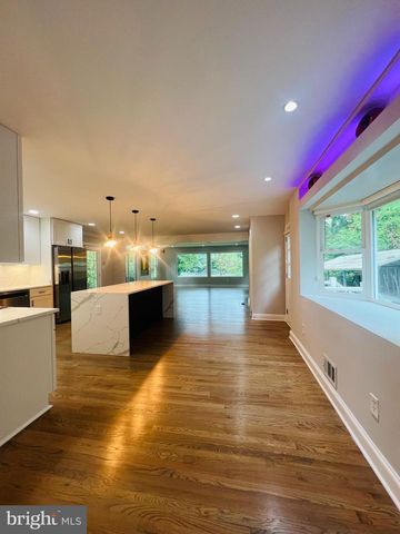 4009 ESTABROOK DR, Annandale, VA 22003