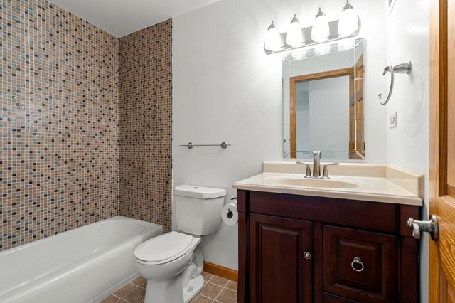 4400 Upton Avenue S 403, Minneapolis, MN 55410