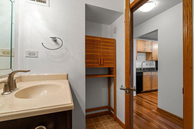 4400 Upton Avenue S 403, Minneapolis, MN 55410