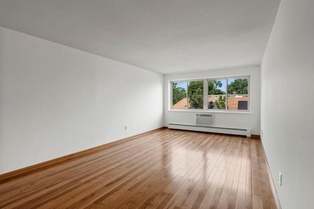 4400 Upton Avenue S 403, Minneapolis, MN 55410