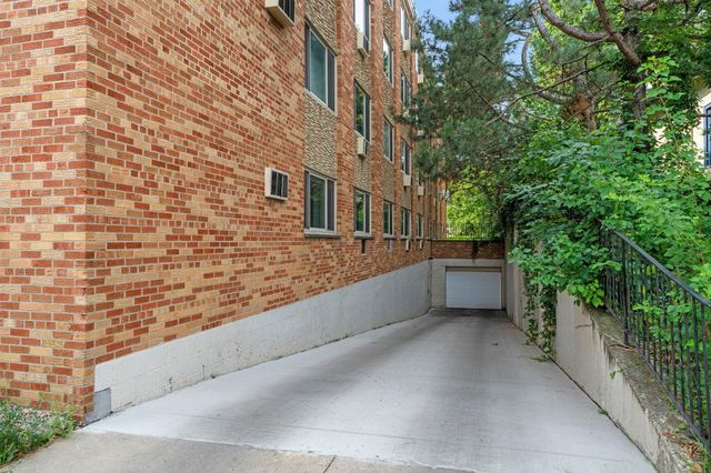 4400 Upton Avenue S 403, Minneapolis, MN 55410