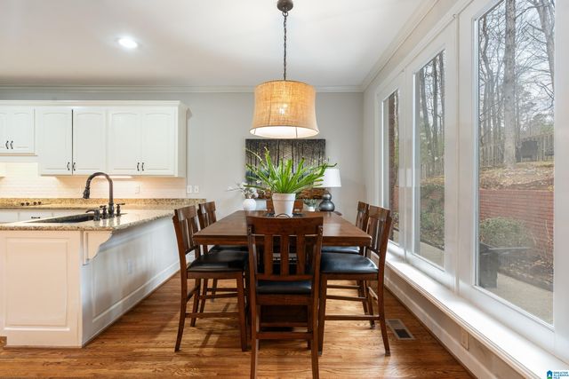 823 W RIVERCHASE PARKWAY, Hoover, AL 35244