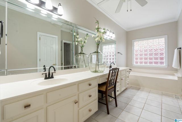 823 W RIVERCHASE PARKWAY, Hoover, AL 35244