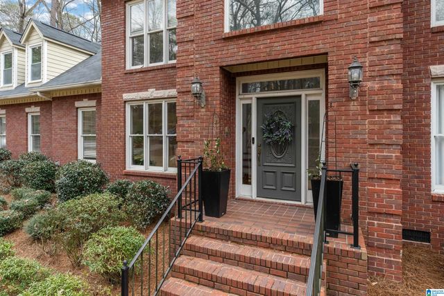 823 W RIVERCHASE PARKWAY, Hoover, AL 35244