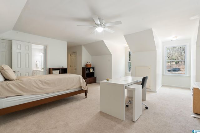 823 W RIVERCHASE PARKWAY, Hoover, AL 35244