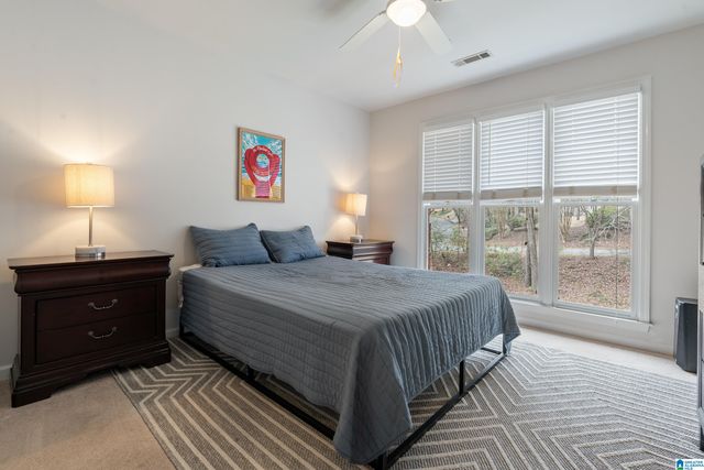 823 W RIVERCHASE PARKWAY, Hoover, AL 35244