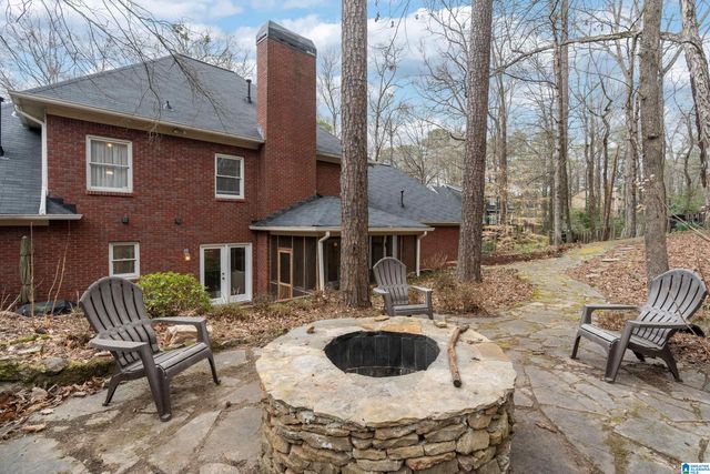 823 W RIVERCHASE PARKWAY, Hoover, AL 35244