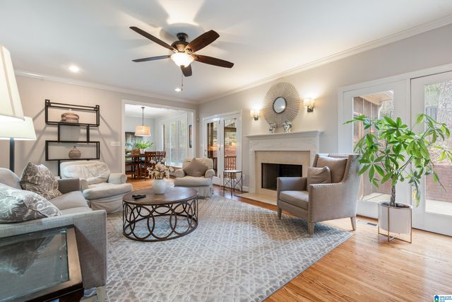 823 W RIVERCHASE PARKWAY, Hoover, AL 35244