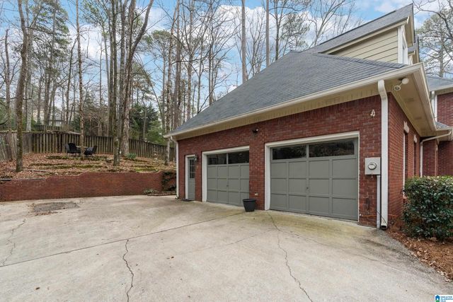 823 W RIVERCHASE PARKWAY, Hoover, AL 35244