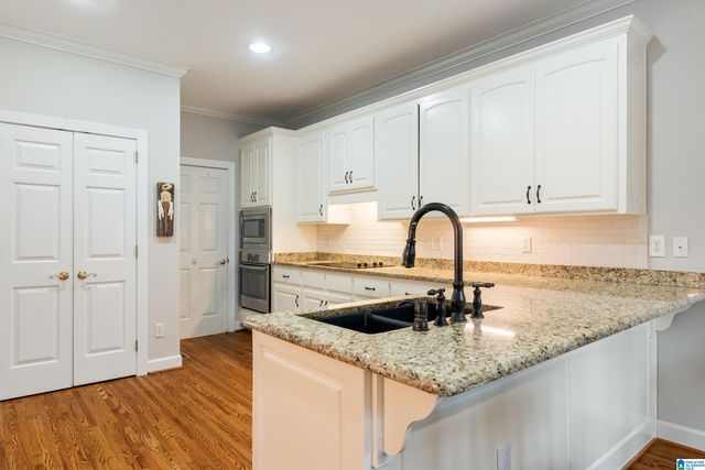 823 W RIVERCHASE PARKWAY, Hoover, AL 35244