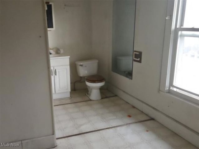 519 N Uhrich Street, Uhrichsville, OH 44683