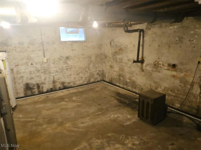 519 N Uhrich Street, Uhrichsville, OH 44683