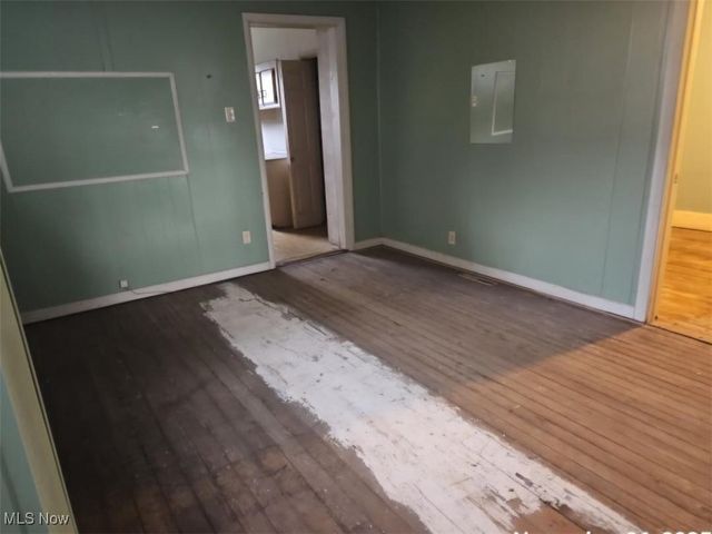 519 N Uhrich Street, Uhrichsville, OH 44683