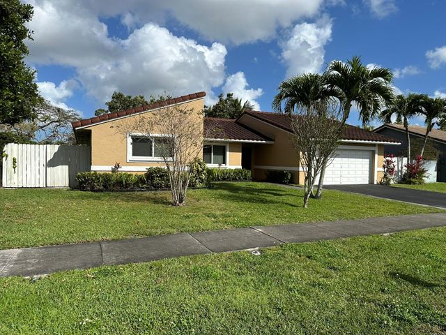 5706 SW 114th Avenue, Cooper City, FL 33330