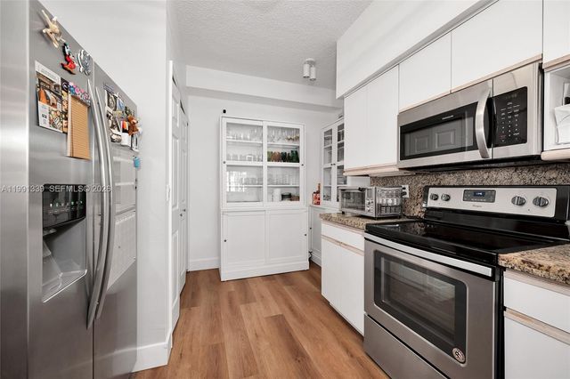 3165 NE 184th St 6204, Aventura, FL 33160