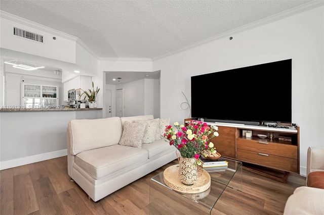 3165 NE 184th St 6204, Aventura, FL 33160