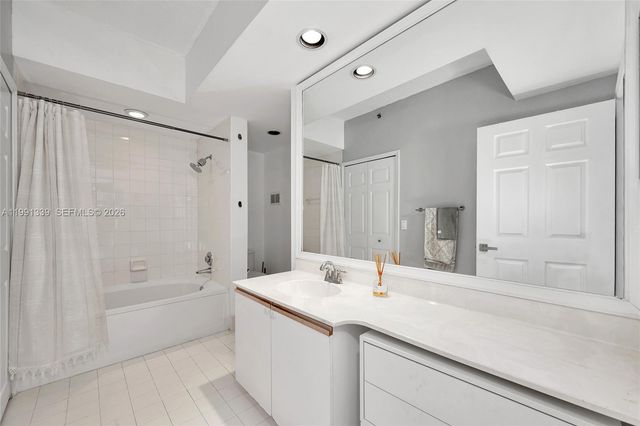 3165 NE 184th St 6204, Aventura, FL 33160