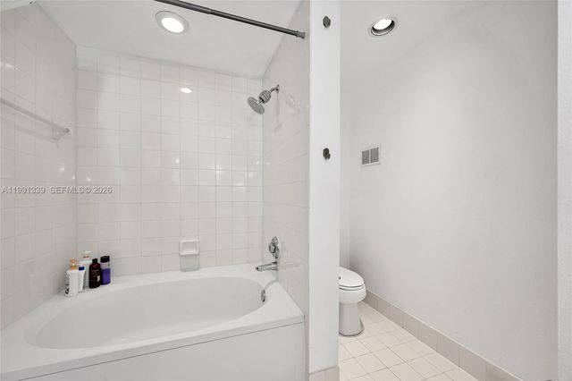 3165 NE 184th St 6204, Aventura, FL 33160