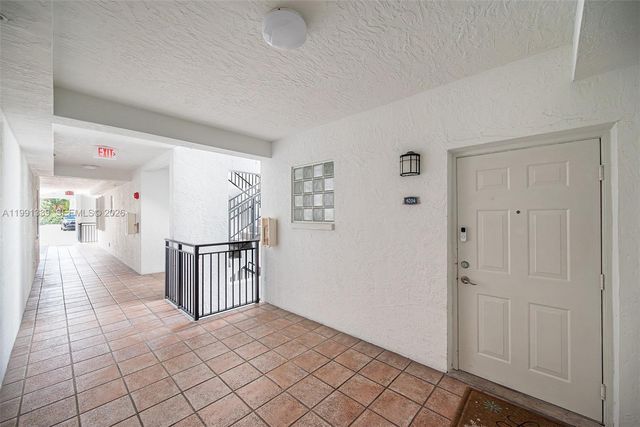 3165 NE 184th St 6204, Aventura, FL 33160