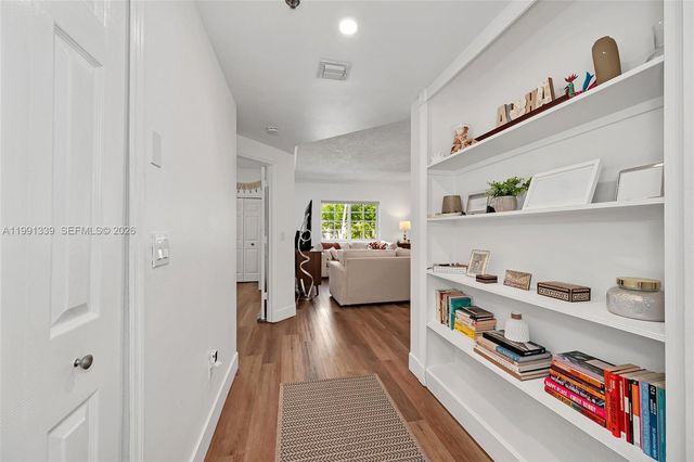 3165 NE 184th St 6204, Aventura, FL 33160