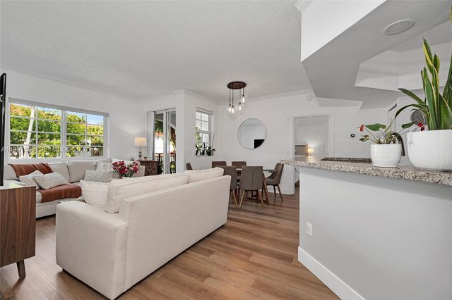 3165 NE 184th St 6204, Aventura, FL 33160