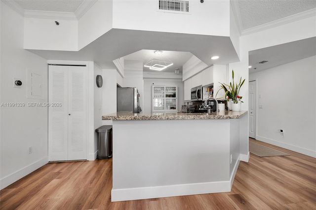 3165 NE 184th St 6204, Aventura, FL 33160