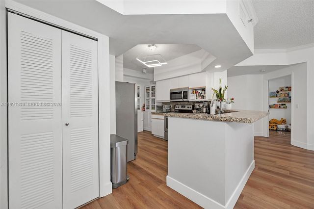 3165 NE 184th St 6204, Aventura, FL 33160