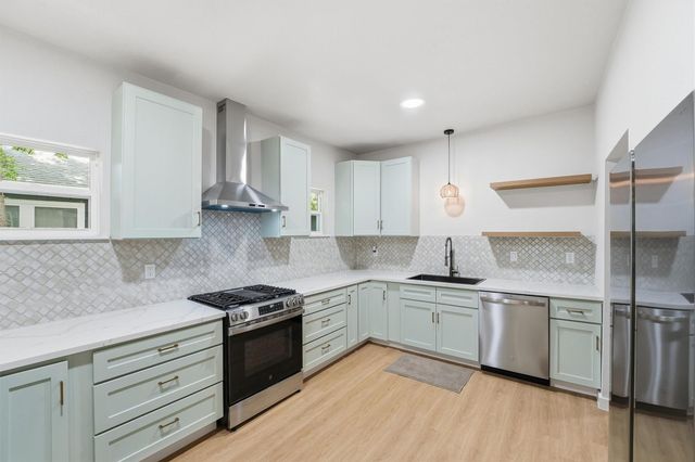 2710 Gano Street, Houston, TX 77009