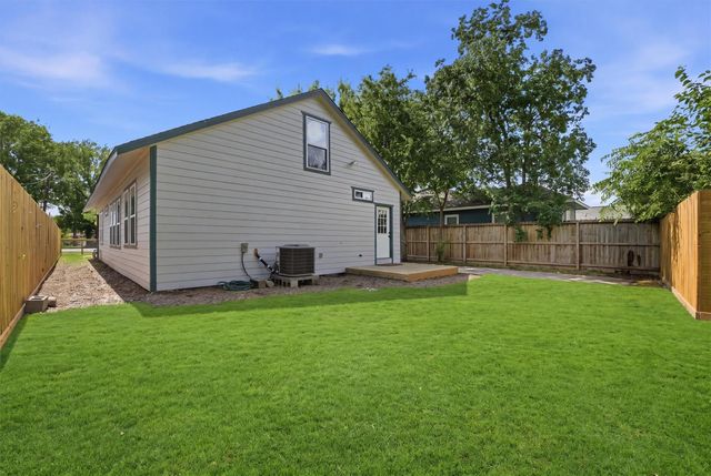 2710 Gano Street, Houston, TX 77009
