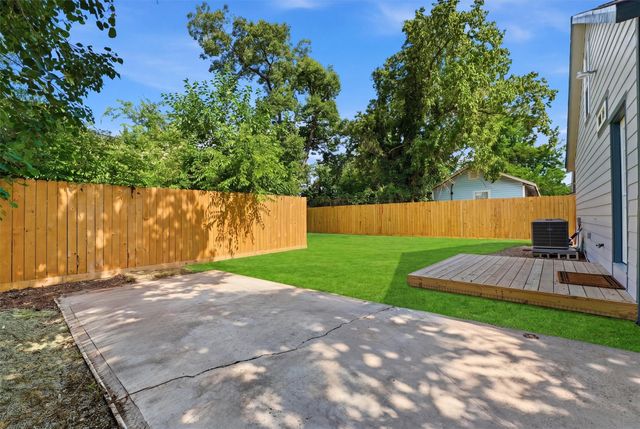 2710 Gano Street, Houston, TX 77009