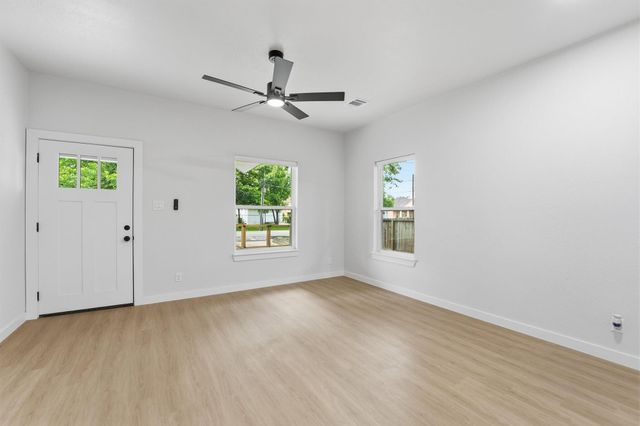 2710 Gano Street, Houston, TX 77009