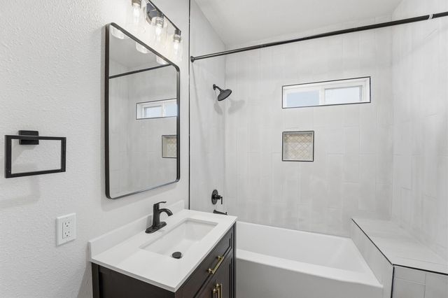 2710 Gano Street, Houston, TX 77009