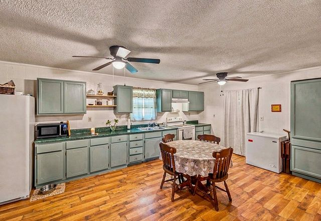240 Canady Road, Wellford, SC 29385
