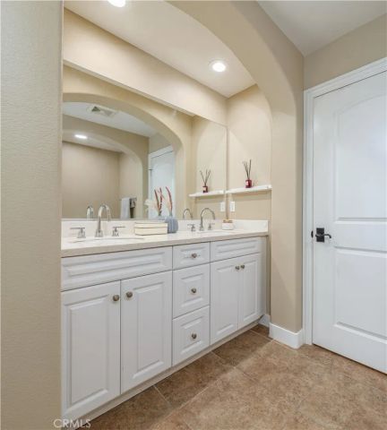 672 E Valencia 108, Anaheim, CA 92805