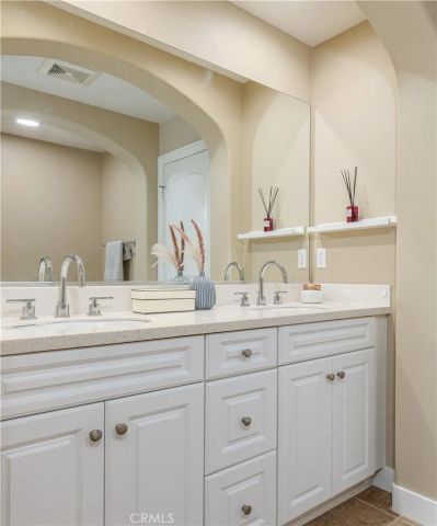 672 E Valencia 108, Anaheim, CA 92805