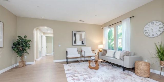 672 E Valencia 108, Anaheim, CA 92805