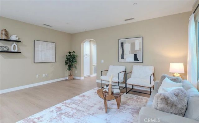 672 E Valencia 108, Anaheim, CA 92805