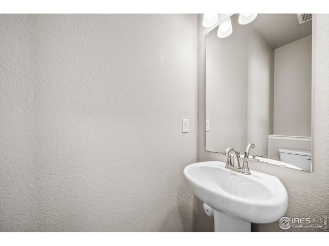 3425 Streamwood Dr, Johnstown, CO 80534